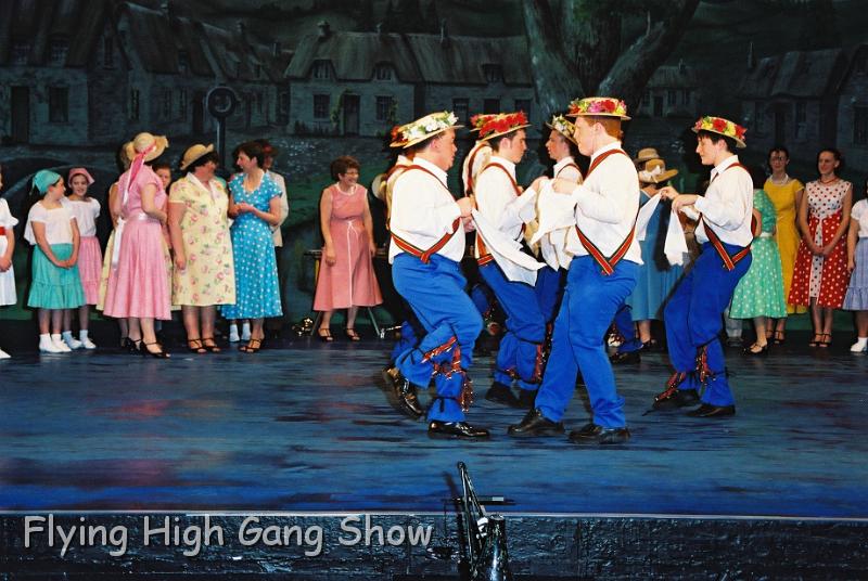 Flying High 2002-040.JPG - The Village Fete