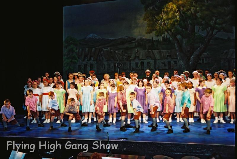 Flying High 2002-051.JPG - The Village Fete